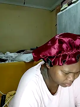 Real1SweetQueen online show from February 2, 2025, 2:17 am