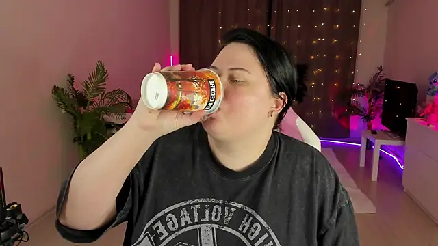 Akemi BBW online show from September 19, 2025, 5:46 pm