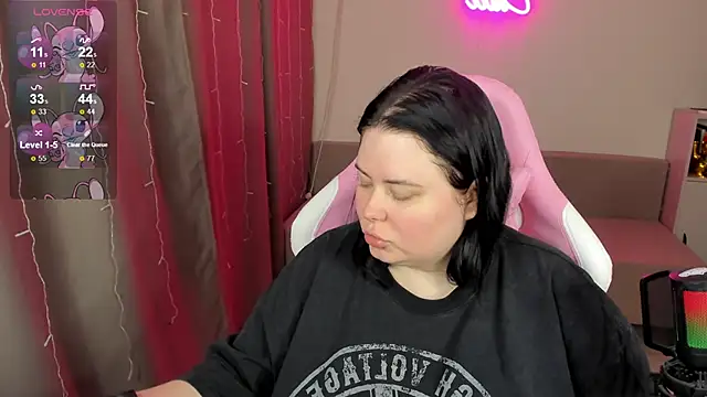 Akemi BBW online show from April 3, 2026, 7:50 am