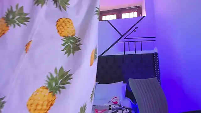 DereckCooperr online show from January 25, 2025, 8:42 pm