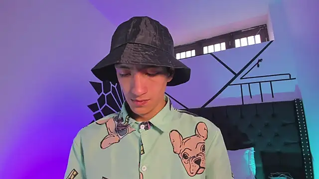 DereckCooperr online show from January 28, 2025, 8:04 pm