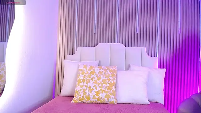 Katy Van online show from April 21, 2026, 8:44 pm