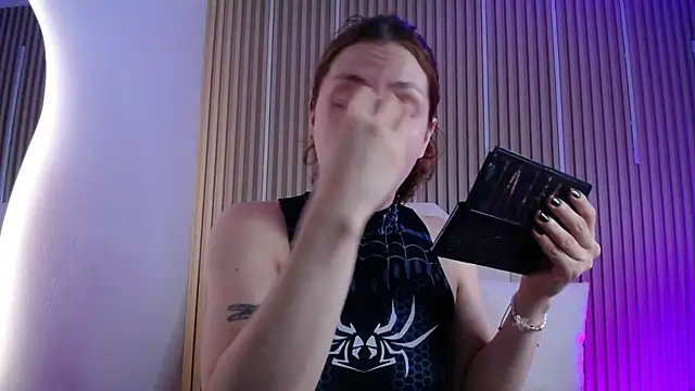 Katy Van online show from April 22, 2026, 9:05 pm