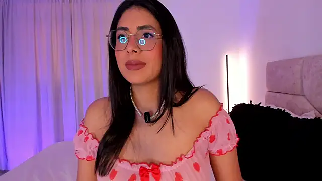 tina olsen07 online show from April 23, 2026, 4:53 pm