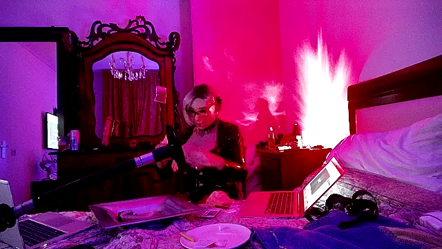 CharlotteVixxens online show from October 2, 2025, 11:56 pm