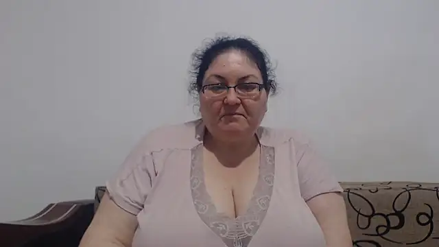 Snapshot of Nykyxo chatting on June 4, 2026, 10:43 am Nykyxo online show from June 4, 2026, 10:43 am