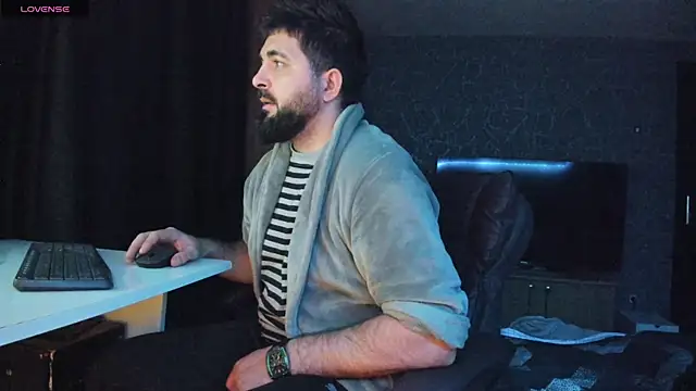 Eduu2322 online show from January 2, 2025, 1:06 am