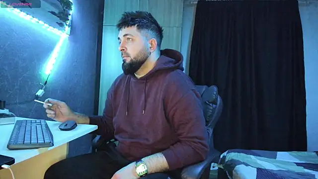 Eduu2322 online show from February 14, 2025, 10:36 pm