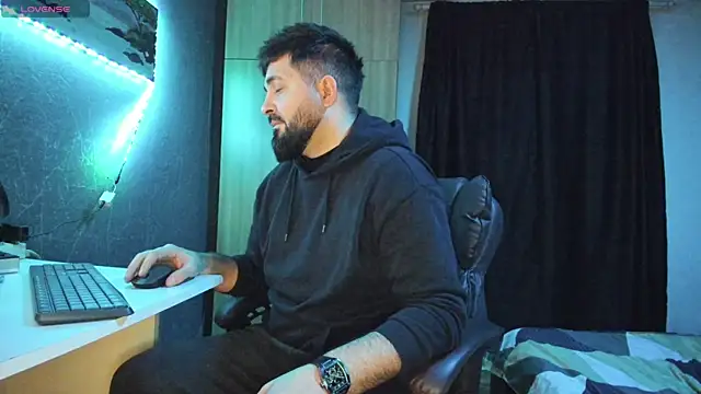 Eduu2322 online show from February 23, 2025, 11:36 pm