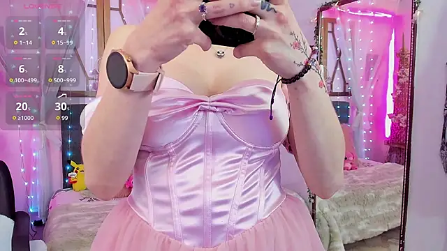 laura olssen online show from November 27, 2025, 12:29 pm