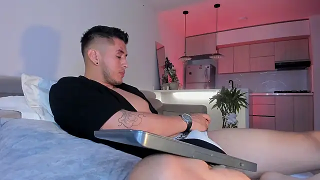 Chriskyle  online show from February 1, 2025, 2:47 am