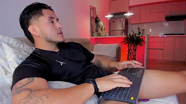 Chriskyle  online show from November 19, 2025, 11:27 pm