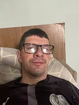 Juliano2289 online show from April 23, 2026, 3:47 pm