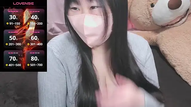 yuinyan3150 online show from February 9, 2025, 3:53 am