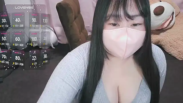 yuinyan3150 online show from January 10, 2026, 8:21 pm