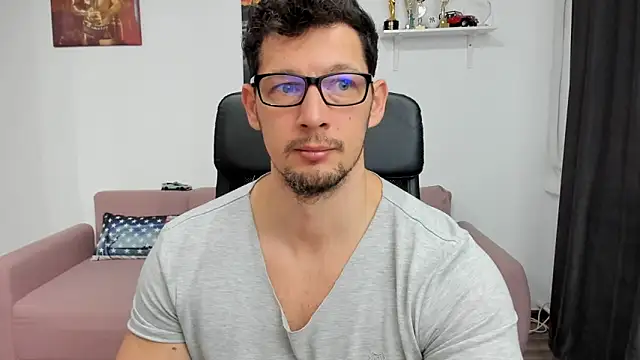 Snapshot of BrutusK08 chatting on January 7, 2025, 8:03 am BrutusK08 online show from January 7, 2025, 8:03 am