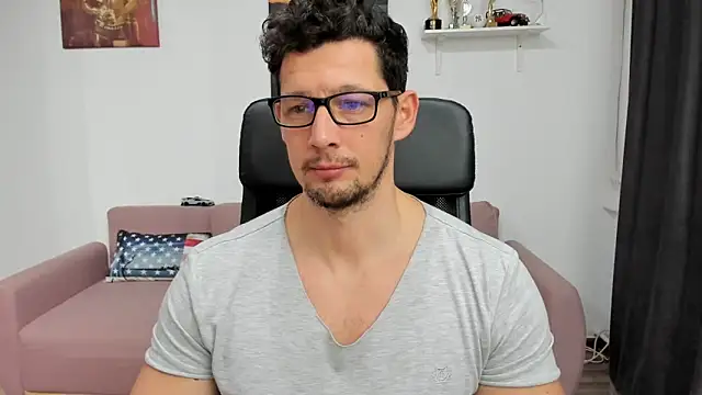 Snapshot of BrutusK08 chatting on January 7, 2025, 2:08 pm BrutusK08 online show from January 7, 2025, 2:08 pm