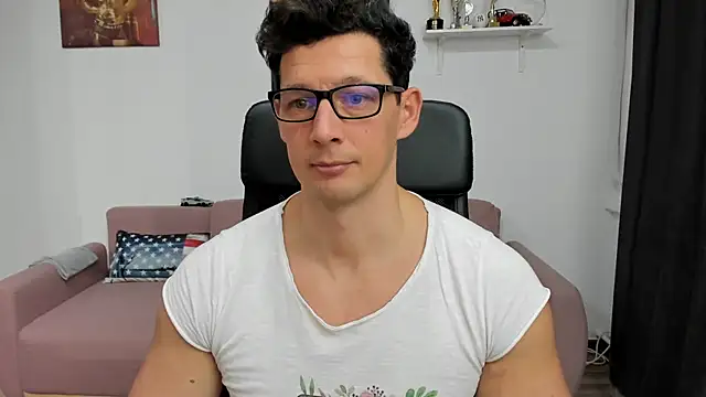 Snapshot of BrutusK08 chatting on January 8, 2025, 2:46 pm BrutusK08 online show from January 8, 2025, 2:46 pm