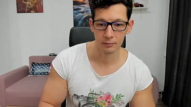 Snapshot of BrutusK08 chatting on January 9, 2025, 8:03 am BrutusK08 online show from January 9, 2025, 8:03 am