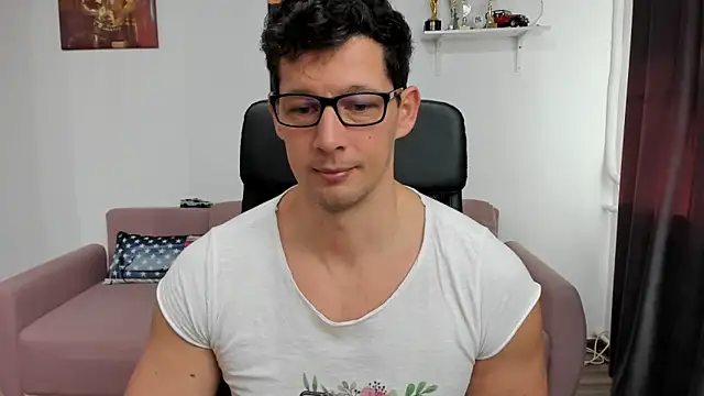 Snapshot of BrutusK08 chatting on January 10, 2025, 8:29 am BrutusK08 online show from January 10, 2025, 8:29 am