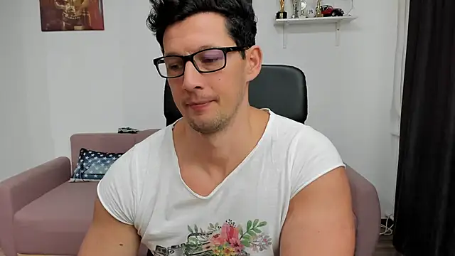 Snapshot of BrutusK08 chatting on January 13, 2025, 9:52 am BrutusK08 online show from January 13, 2025, 9:52 am