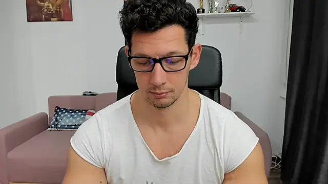 Snapshot of BrutusK08 chatting on January 14, 2025, 6:45 am BrutusK08 online show from January 14, 2025, 6:45 am