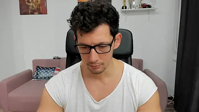 Snapshot of BrutusK08 chatting on January 17, 2025, 12:10 pm BrutusK08 online show from January 17, 2025, 12:10 pm