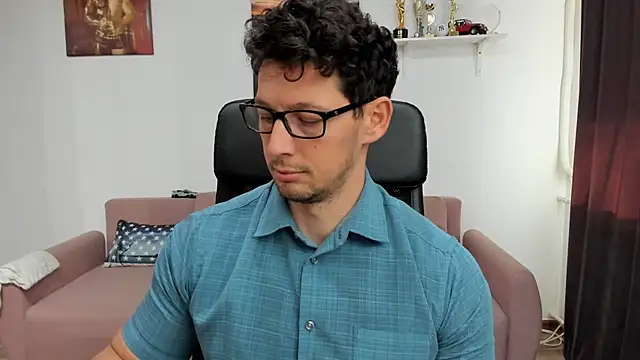 Snapshot of BrutusK08 chatting on January 18, 2025, 8:52 am BrutusK08 online show from January 18, 2025, 8:52 am