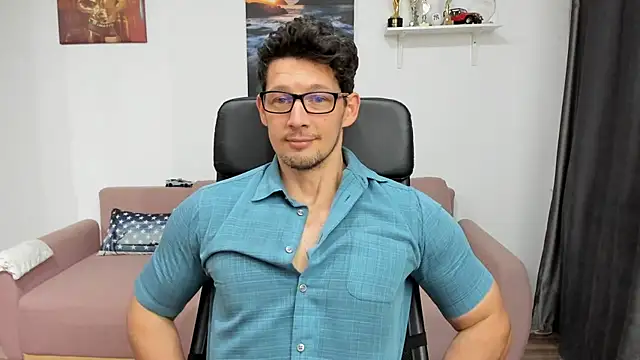 Snapshot of BrutusK08 chatting on January 20, 2025, 2:36 pm BrutusK08 online show from January 20, 2025, 2:36 pm