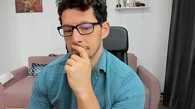 Snapshot of BrutusK08 chatting on January 21, 2025, 7:26 am BrutusK08 online show from January 21, 2025, 7:26 am