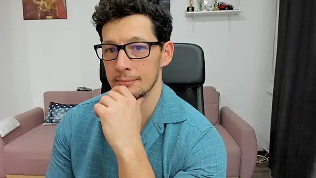 Snapshot of BrutusK08 chatting on January 22, 2025, 3:18 pm BrutusK08 online show from January 22, 2025, 3:18 pm