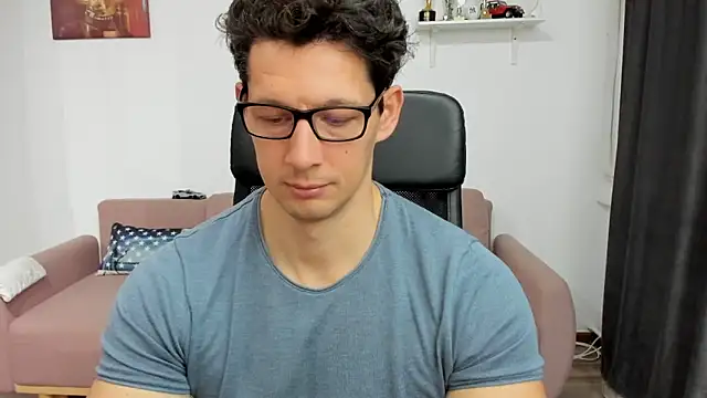 Snapshot of BrutusK08 chatting on January 27, 2025, 6:52 am BrutusK08 online show from January 27, 2025, 6:52 am