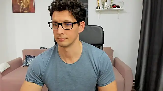 Snapshot of BrutusK08 chatting on January 27, 2025, 4:01 pm BrutusK08 online show from January 27, 2025, 4:01 pm