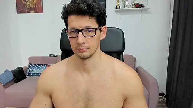 Snapshot of BrutusK08 chatting on January 31, 2025, 12:18 pm BrutusK08 online show from January 31, 2025, 12:18 pm