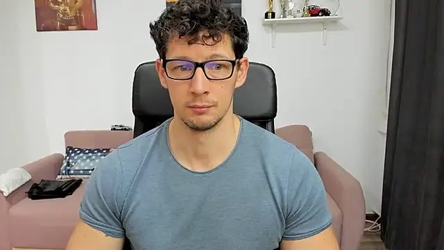 Snapshot of BrutusK08 chatting on February 3, 2025, 8:13 am BrutusK08 online show from February 3, 2025, 8:13 am