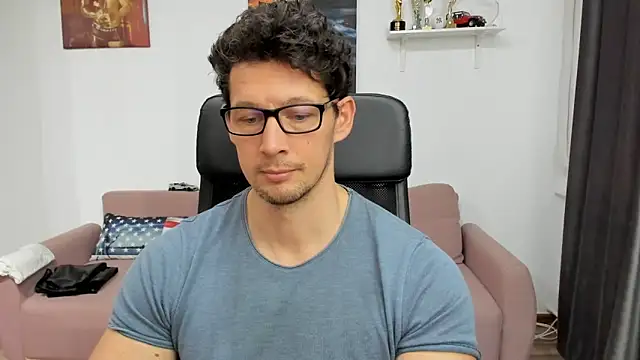 Snapshot of BrutusK08 chatting on February 4, 2025, 9:28 am BrutusK08 online show from February 4, 2025, 9:28 am