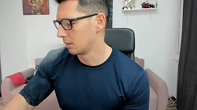 Snapshot of BrutusK08 chatting on February 11, 2025, 3:08 pm BrutusK08 online show from February 11, 2025, 3:08 pm