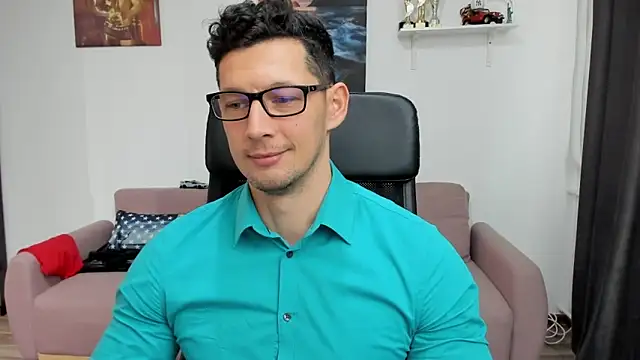 Snapshot of BrutusK08 chatting on February 14, 2025, 10:07 am BrutusK08 online show from February 14, 2025, 10:07 am