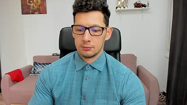 Snapshot of BrutusK08 chatting on February 16, 2025, 7:37 am BrutusK08 online show from February 16, 2025, 7:37 am