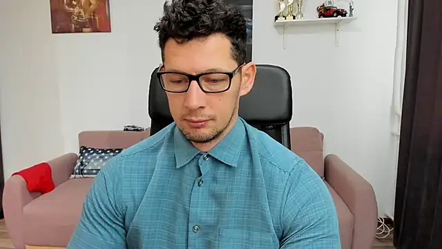 Snapshot of BrutusK08 chatting on February 19, 2025, 7:28 am BrutusK08 online show from February 19, 2025, 7:28 am