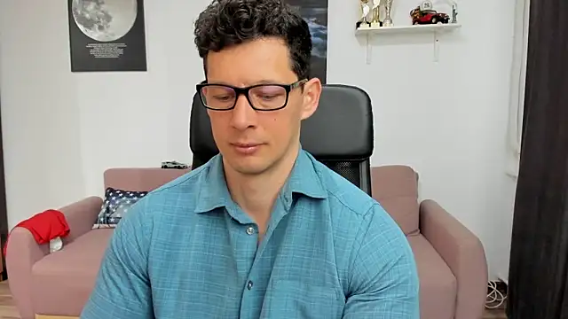 Snapshot of BrutusK08 chatting on March 5, 2025, 7:05 am BrutusK08 online show from March 5, 2025, 7:05 am