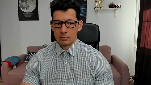 Snapshot of BrutusK08 chatting on March 6, 2025, 6:52 am BrutusK08 online show from March 6, 2025, 6:52 am