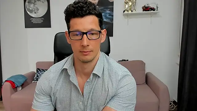 Snapshot of BrutusK08 chatting on March 7, 2025, 5:06 pm BrutusK08 online show from March 7, 2025, 5:06 pm