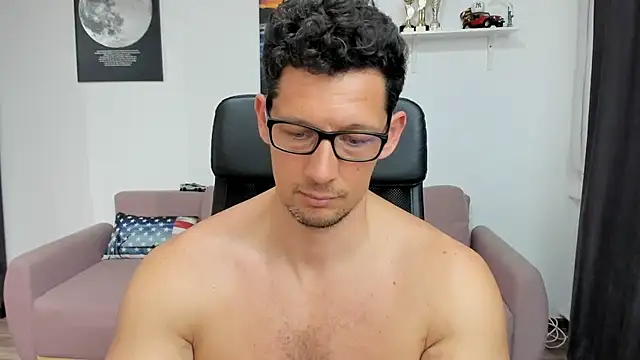 Snapshot of BrutusK08 chatting on March 13, 2025, 2:01 pm BrutusK08 online show from March 13, 2025, 2:01 pm