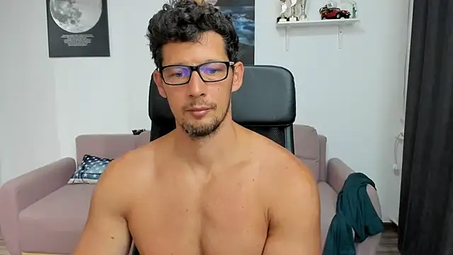 Snapshot of BrutusK08 chatting on September 29, 2025, 5:45 am BrutusK08 online show from September 29, 2025, 5:45 am