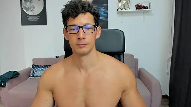 Snapshot of BrutusK08 chatting on October 2, 2025, 4:08 am BrutusK08 online show from October 2, 2025, 4:08 am