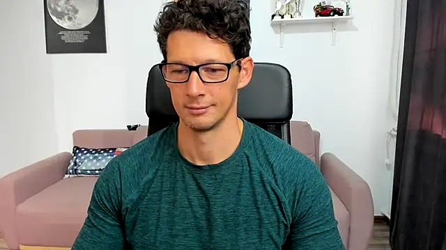 Snapshot of BrutusK08 chatting on October 5, 2025, 6:12 am BrutusK08 online show from October 5, 2025, 6:12 am