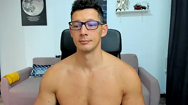 Snapshot of BrutusK08 chatting on October 13, 2025, 7:08 am BrutusK08 online show from October 13, 2025, 7:08 am