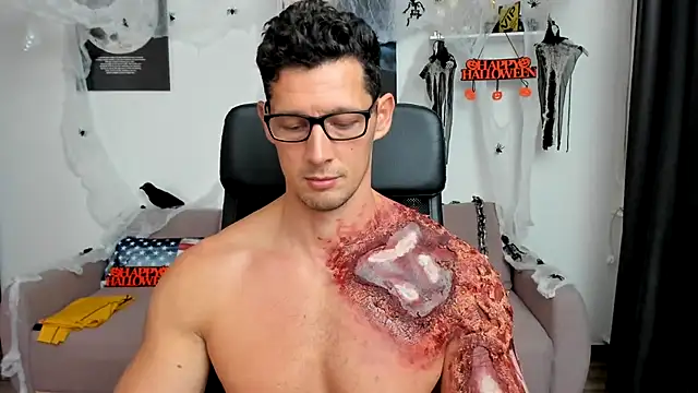 Snapshot of BrutusK08 chatting on October 29, 2025, 9:05 pm BrutusK08 online show from October 29, 2025, 9:05 pm