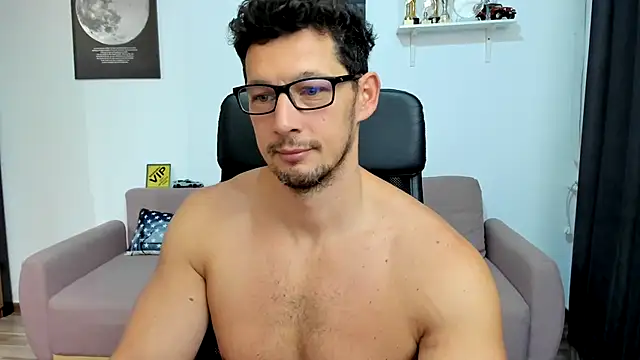 Snapshot of BrutusK08 chatting on November 12, 2025, 8:15 am BrutusK08 online show from November 12, 2025, 8:15 am